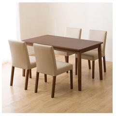 ニトリダイニングテーブル 幅135の画像