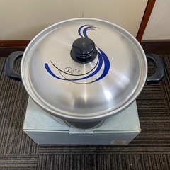 26cm アルミ両手鍋 蒸し器付き 高さ17cm フタ付き 箱ありの画像