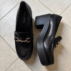 ローファーヒール靴の画像