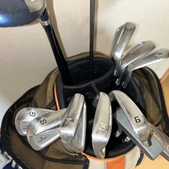 ゴルフクラブ一式（キャディバック➕ボール10個込み）の画像