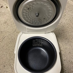 美品　アイリスオーヤマ 炊飯器  3合 40銘柄炊き 極厚火釜の画像