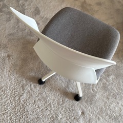デスクチェアの画像