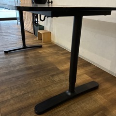 木製黒テーブルの画像