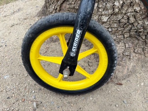 STRIDER ストライダー キッズバイク バランスバイク 黄色ホイール 軽量