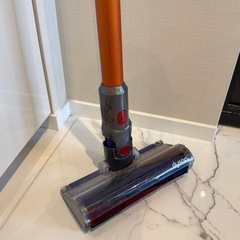 ダイソン　掃除機（破損部分あり）　Towerの掃除機スタンド付き！の画像