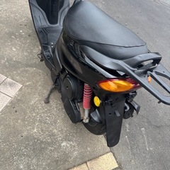 始動動画有り🛵💨　JOG100❗️シート交換済み❣️　格安車両‼️　走行距離70136km🛵　セルのみ(キックペダル無し) 原付2種　スクーター　100ccの画像
