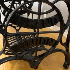 ミシン脚デスクの画像