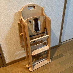 ベビー用ハイチェアーの画像