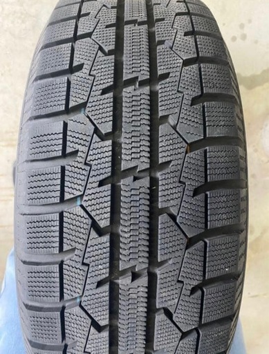 スタッドレスタイヤ 205/60R/16 TOYO