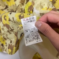 華やかイエローワンピースの画像