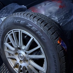 スタッドレスタイヤの画像