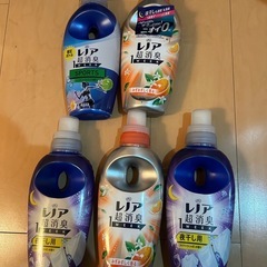 お菓子，カップラーメン、洗剤の画像