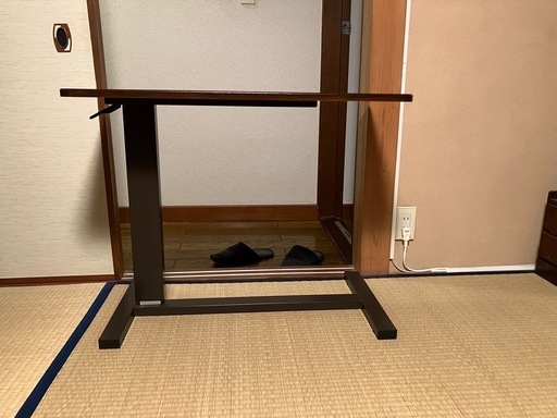 昇降式テーブル