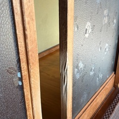 和風レトロ 木製引き戸セット（4枚組）／花柄ガラス入り／間仕切り・古民家・店舗装飾にの画像