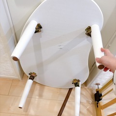 白い折り畳みテーブルの画像