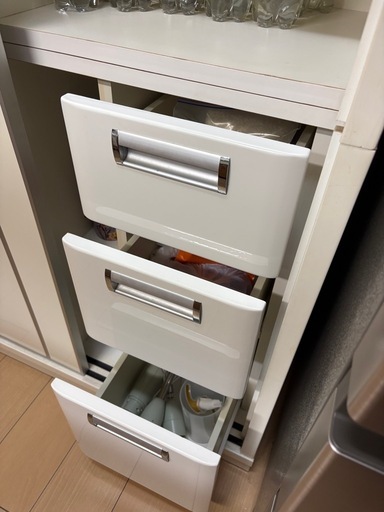 【期間セール‼︎3000円引き】スライド式食器棚 キッチンボード