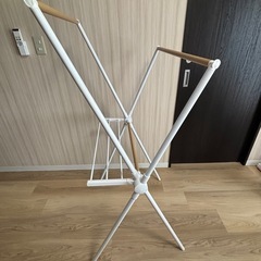 受付終了　ニトリ Ｘ型折り畳み物干しの画像