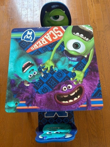 モンスターズ・インクの机と椅子セット (あず) 東松江のキッズ用品