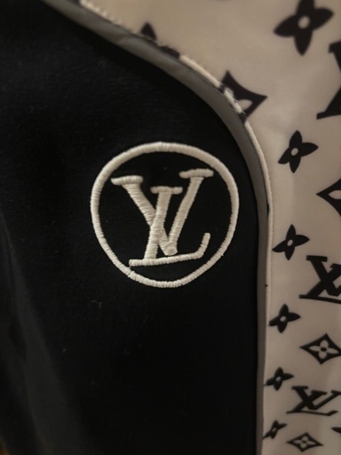LOUIS VUITTONのボトムス