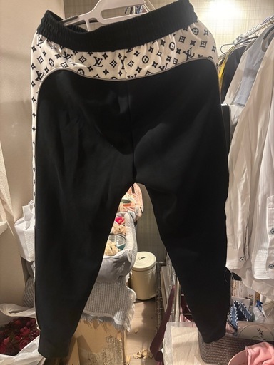 LOUIS VUITTONのボトムス