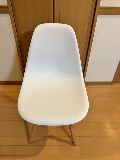美品】北欧風シェルチェア ホワイト 木脚 ダイニングチェア イス (Ai