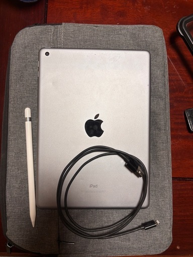 iPad 第６世代　128GB Apple pencil  lightningケーブル