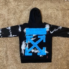 オフホワイト　パーカーの画像