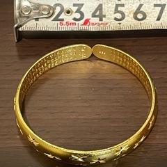 Ｂ18 金 バングル 腕輪 ブレスレット　アクセサリー 遺品整理 実家整理 ゴールド 貴金属 美品の画像