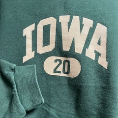 （F）HOLIDAY カレッジロゴスウェットの画像