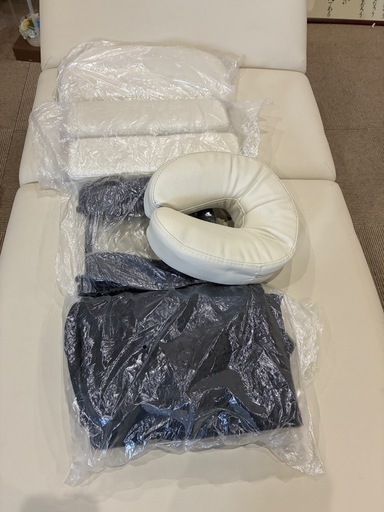 2台あります！1度使用のみ！軽量 アルミ製 折りたたみ マッサージベッド