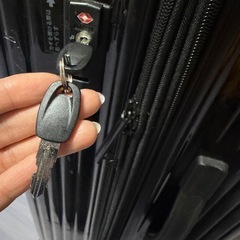 2/26までの引き取り【スーツケース ブラック 大型サイズ 鍵付き】 の画像