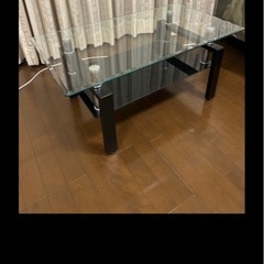 ガラステーブルの画像