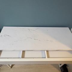  【LOWYA】引き出し付きデスクの画像