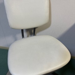 【無料】デスクセット（椅子・ライト付き）の画像