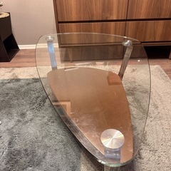 ガラス天板テーブルの画像