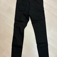しまむら  黒スキニー レディース
の画像