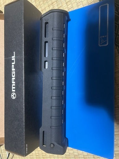 実物！！！レア！！価格交渉受けます！！マグプルのak用ハンドガードセット！！