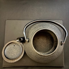 お話中　
鉄瓶の画像