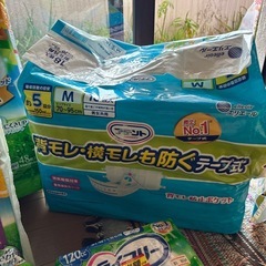 介護用オムツ、尿パッドの画像