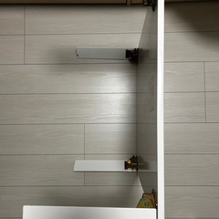 ニトリで購入した白い机の画像