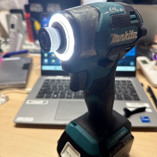 中古  「取引中」マキタインパクトドライバー TD173D本体のみ