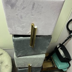 スツール　イス、オットマン
の画像