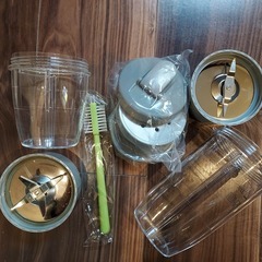 コンパクトミキサー（付属品すべてあり）ほぼ新品・使用6ヶ月の画像