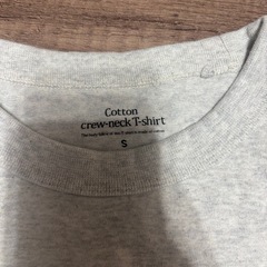 美品❣️gu メンズ　コットン　クルーネック　Tシャツ Sの画像