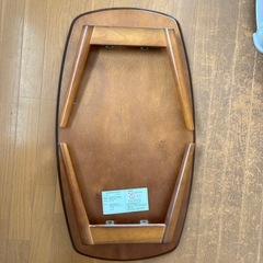 折りたたみ式テーブルの画像