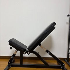 筋トレ　インクラインベンチ　チンニングバー　懸垂の画像