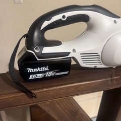 マキタ　掃除機／バッテリーセットの画像