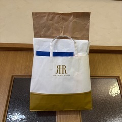 販売中🪩小サイズ紙袋　柄入りビニールの画像