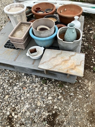 無料‼️植木鉢セット花瓶プラスチック鉢混在 (KCC) 七光台のその他の