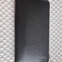 ルイヴィトン タイガ ジッピーウォレット ブラックの画像